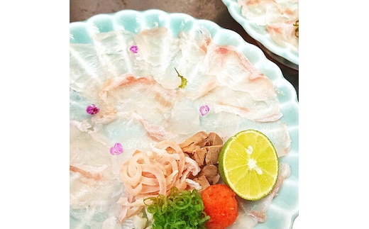 Z6123_創業86年 昭和初期の料理旅館 ペア 宿泊券 1泊2食付き 「くえ プラン」 2名様