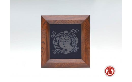 額入り棟方志功観音様絵絣 ［髙島屋選定品］【安来織 棟方志功 観音様 額 欅 絣 織物 民芸品 伝統 綿 素朴 温かみ 手織り インテリア 島根県 安来市】