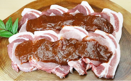  岡山県産 ピーチポーク 豚ロース （正味80g～100g）の味噌漬け 4枚入り×2袋 計8枚 正味合計 約700g【配達不可：北海道・沖縄・離島】 お肉 豚肉 