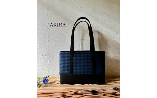 【AKIRAオリジナル】【マツコの知らない世界 で紹介されました!】中型スリムトートバッグ 千鳥格子紺色×黒色帆布 軽量 軽い 日本製 キャンバス 帆布 横型 肩掛け 通勤 通学 大容量 上質 カジュアル オシャレ レディース カバン 鞄 バック
