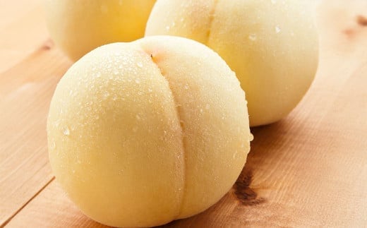 岡山白桃 ロイヤル 5玉(1.5kg以上) 化粧箱入り 【2026年7月上旬~8月上旬迄発送予定】 / 白桃 桃 もも 果物 果実 フルーツ 岡山県 美咲町 冷蔵