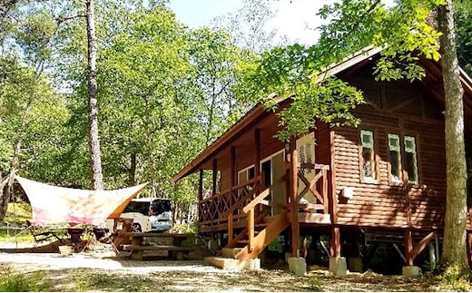 OutdoorFunキャンプフィールド ログコテージ利用券 1枚 キャンプ場 BBQ 休息 リフレッシュ シャワールーム 自然 