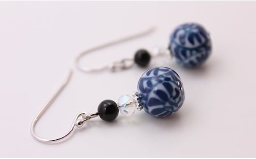 有田焼たこ唐草紋様ピアス silver925 有田焼アクセサリー二宮閑山 おしゃれ アクセサリー 磁器 A15-366