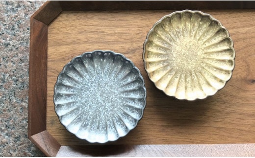 煌めく有田焼 高級感のある豆皿/金銀ペア 深海三龍堂 A12-161