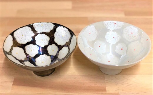 有田焼 花真珠黒白ペア 利久窯モダン飯碗 陶窯みかわや AA24-8