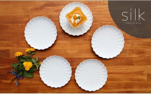 【デザート皿にも！かわいい和食器】有田焼 菊割銘々皿 silk 5枚セット【まるふく】取り皿 取り皿人気 取り皿おすすめ 取り皿セット ケーキ皿 かわいいケーキ皿 シンプルケーキ皿 おしゃれケーキ皿 食器 器 うつわ 35000円 3.5万円 A35-587