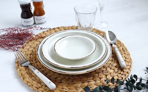 有田焼 ホワイト釉渕サビ 3種丸皿セット【中山陶和堂】食器 うつわ 器 磁器 陶磁器 皿 丸皿 3枚 セット シンプル ナチュラル ホワイト ブラウン 贈り物 ギフトA35-607