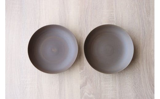 有田焼 Koselig-arita multi plate ダークブラウン 茶 プレート 2枚組 山忠 器 うつわ 食器 食器セット 皿 丸皿 北欧 シンプル モダン マルチプレート パスタ皿 カレー皿 軽量 A24-43