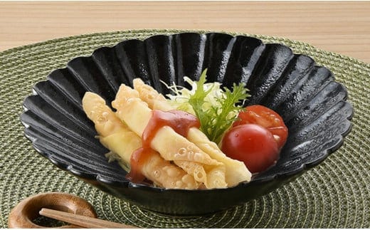 乃利陶窯 五臓六腑が喜ぶ【こくようせき】黒曜石鎬彫菊割花弁多用皿 30000円 3万円 A30-693