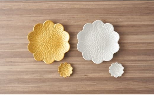 有田焼 flower plate 野菊/金銀彩（銘々皿・豆皿 計4ヶセット）深海三龍堂 食器 おしゃれ お皿 プレート 取り皿 ケーキ皿 パン皿 30000円 3万円 A30-701