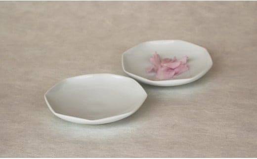 伝統工芸士 白須美紀子作【白磁 八角小皿二枚組】有田焼 A24-18