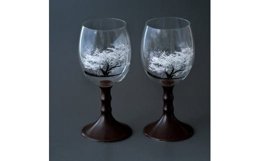 有田焼 冷感マジック ワイングラス (満開桜) 2個セット【東洋セラミックス】食器 グラス ワイングラス ペア セット 桜 さくら 華やか ギフト A18-159