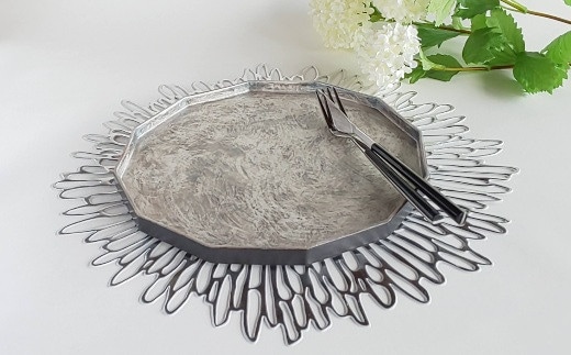 有田焼 かすり筋目雲銀 十二角プレート【松尾陶器】食器 器 うつわ 皿 メイン皿 プレート メインプレート ワンプレート シルバー グレイ モダン シック A40-409