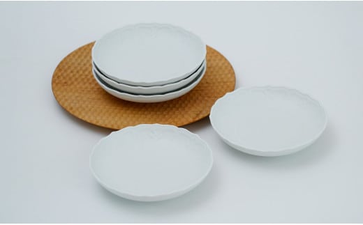 有田焼 しっとり質感の和食器 白マット輪花桔梗渕浅小鉢 / 5個 深海三龍堂 取り鉢 とんすい 煮物鉢 中鉢 白磁 白い器 白い食器 A40-185