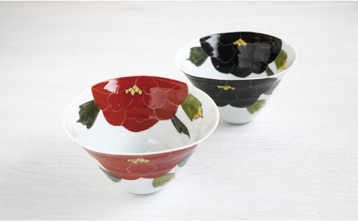 有田焼 泰山 赤牡丹・黒牡丹 なぶり深小丼2個セット A35-203