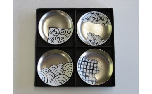 ARITA PORCELAIN LAB(アリタポーセリンラボ) 「繁栄」小皿4枚セット 有田焼 おめでたい 豆皿 A50-200