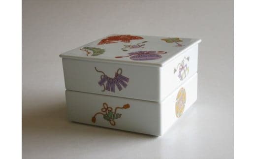 ARITA PORCELAIN LAB(アリタポーセリンラボ) 宝づくし・二段重 有田焼 お重 おせち おめでたい 電子レンジ 贈り物 贈答 二段 おもてなし おせち 正月 祝 ハレの日 飾り皿 有田焼 二段重 ギフト A70-126