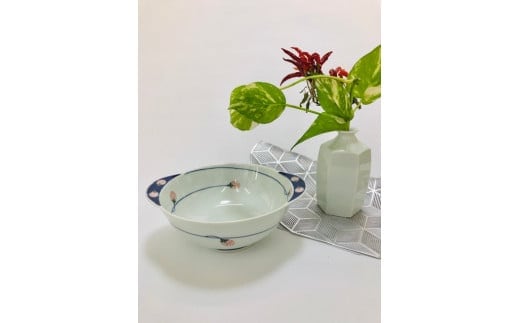 青花 匠 つる苺耳付き丼（朱）（小）有田焼 小島芳栄堂 皿 食器 うつわ 器 ギフト 贈り物 30000円 3万円 A30-705