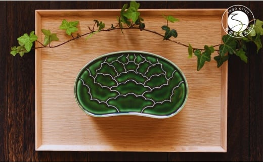 有田焼 織部釉 繭型蓋物【ARITAYAKI-STORE】 食器 うつわ ハレの日 めでたい おもてなし おせち 高級食器 ハンドメイド A24-144