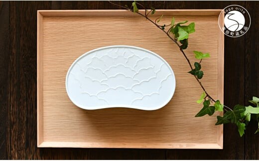 有田焼 白釉 繭型蓋物【ARITAYAKI-STORE】A22-44