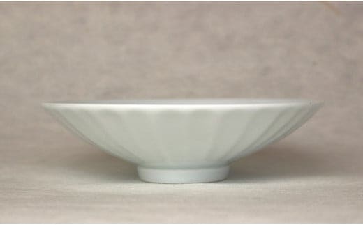 現代の名工 矢鋪與左衛門作【白磁しのぎ手 透過夏茶碗】有田焼 A300-48