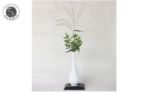 ろくろの現代の名工 矢鋪與左衛門作 白磁 細首花入れ 有田焼 伝統工芸 花器 壺 A350-22