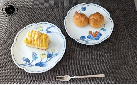 有田焼 黄花・紅花 銘々皿 4枚セット【東洋セラミックス】食器 器 うつわ 皿 小皿 取皿 デザート皿 プレート 2枚 セット 上品 美しい A22-2