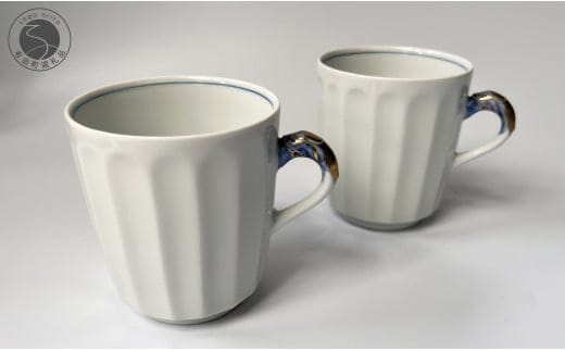 有田焼 白磁金彩 エンタシス 饕餮文 (とうてつもん) ペアマグカップ 【有田焼 花伝作】食器 器 うつわ 陶磁器 カップ マグカップ ペア セット 2個 上品 美しい ホワイト ブルー A20-660