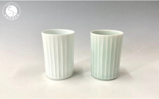 有田焼 白磁・青白磁稜線カップ（ペア）【中仙窯・中尾純作】カップ 湯呑 食器 器 うつわ 白磁 青白磁 伝統工芸 作家 ペア A50-256