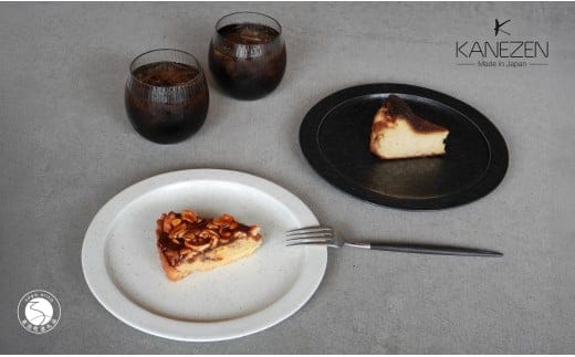 有田焼 20cm 円リムプレート 黒陶 / 鉄粉釉 2枚 セット【金善製陶所】食器 プレート 皿 黒 白 モダン デザイン 陶磁器 おしゃれ ペア 取り皿 ギフト 電子レンジ対応 30000円 3万円 A30-798