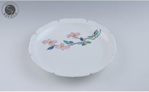 有田焼 雪輪皿 22cm〈山茶花文〉【赤絵白磁硯処 雪月花】食器 器 うつわ 取り皿 皿 菓子皿 50000円 5万円 A50-273