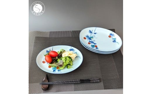 有田焼 華山窯 染錦 トマト楕円 トレー皿 4枚セット【東洋セラミックス】トマト 食器 器 取り皿 メイン料理 うつわ オーバル 手描き 30000円 3万円 A30-840