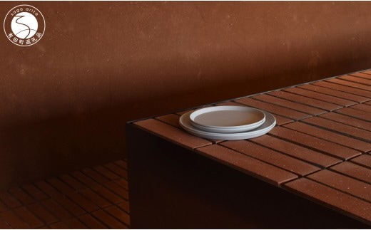 1616/ TY Round Plate 160 & 200 Grey 各2枚セット【1616/arita japan】有田焼 セシリエ・マンツ 北欧 デンマーク 食器 器 うつわ 皿 プレート グレー シンプル シック モダン ギフト A35-707