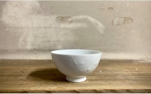 有田焼 井上萬二窯 井上祐希作 手ろくろ 茶碗 白磁釉滴飯碗（小） 【井上萬二窯】 陶芸家 井上祐希作 手作り 一点もの 手ろくろ 井上祐希 陶芸家 贈り物 ギフト 30000円 3万円 A30-656