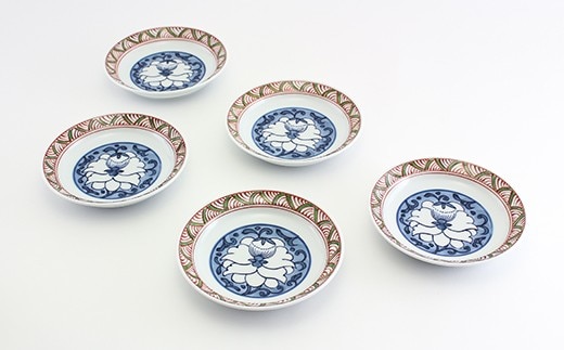 源右衛門窯 染錦唐花文 銘々皿 有田焼 高級感のあるケーキ皿 有田焼 唐草紋様 ケーキ皿 有田焼 華やかなケーキ皿 有田焼 伝統紋様 ケーキ皿 有田焼 A110-51