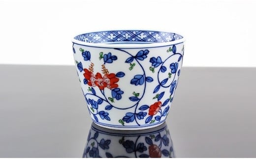 源右衛門窯 染錦牡丹唐草 そば猪口 器 食器 そば猪口 小鉢 伝統 そば猪口 工芸 小鉢 そば猪口 染錦 小鉢 ボタン 小鉢にも使えるそば猪口 有田焼 A45-279