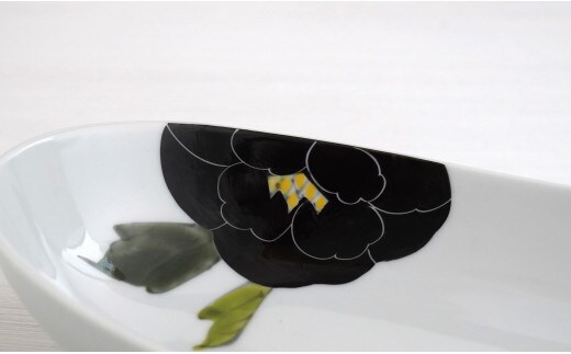 有田焼 赤牡丹・黒牡丹 楕円カレー皿 2枚セット【 泰山 】牡丹 ぼたん
