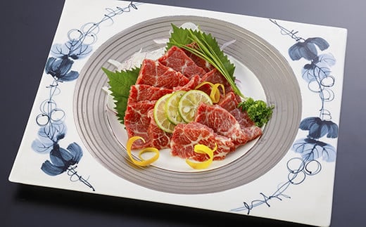 国産 プレミアム 三角 バラ 馬刺し 約100g×1パック 専用醤油付き