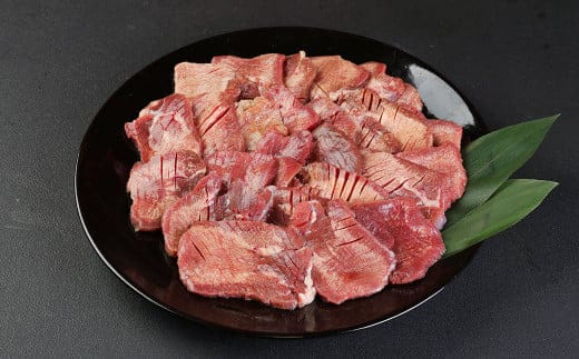 お試し【訳あり】厚切り牛タン 約500g 訳アリ 牛タン タン肉 牛肉 スライス お肉 肉 焼肉 焼き肉 BBQ バーベキュー 不揃い 冷凍 熊本県 湯前町