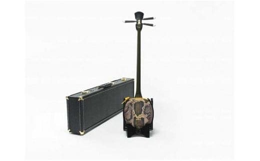 【専門職人が魂を込めた逸品】真壁型 奄美三味線（黒塗り） A033-004