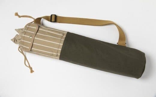 「琉球帆布」ヨガマットケースB（グリーン）- ヨガ マットケース 収納 帆布 手づくり ハンドメイド 軽い 丈夫 布 人気 ツートンカラー おしゃれ ポケット付き 高級感 ベルト 調整可能 琉球帆布 手仕事 伝統技術 沖縄県 八重瀬町【価格改定】